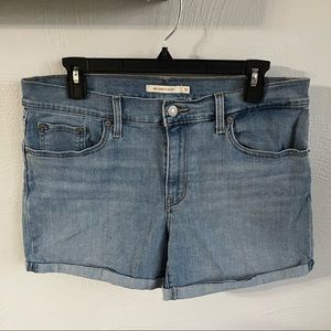 Levi’s Mid Length Short Sz 31